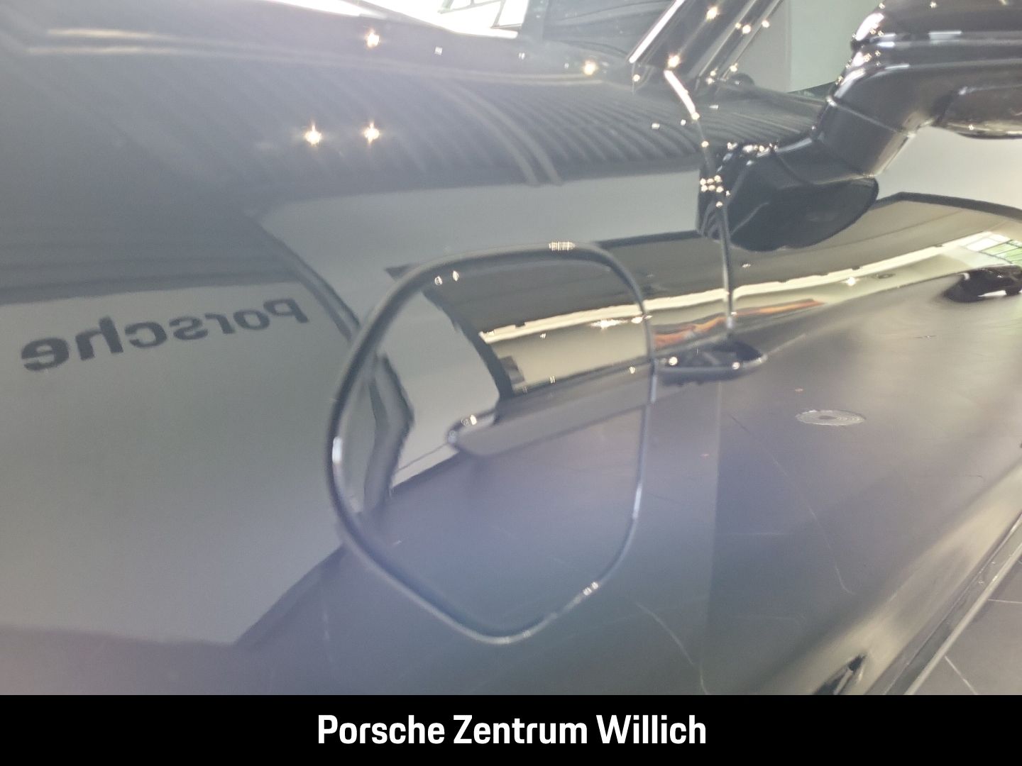 Porsche Taycan GTS HA-Lenkung Active-Ride Head-Up