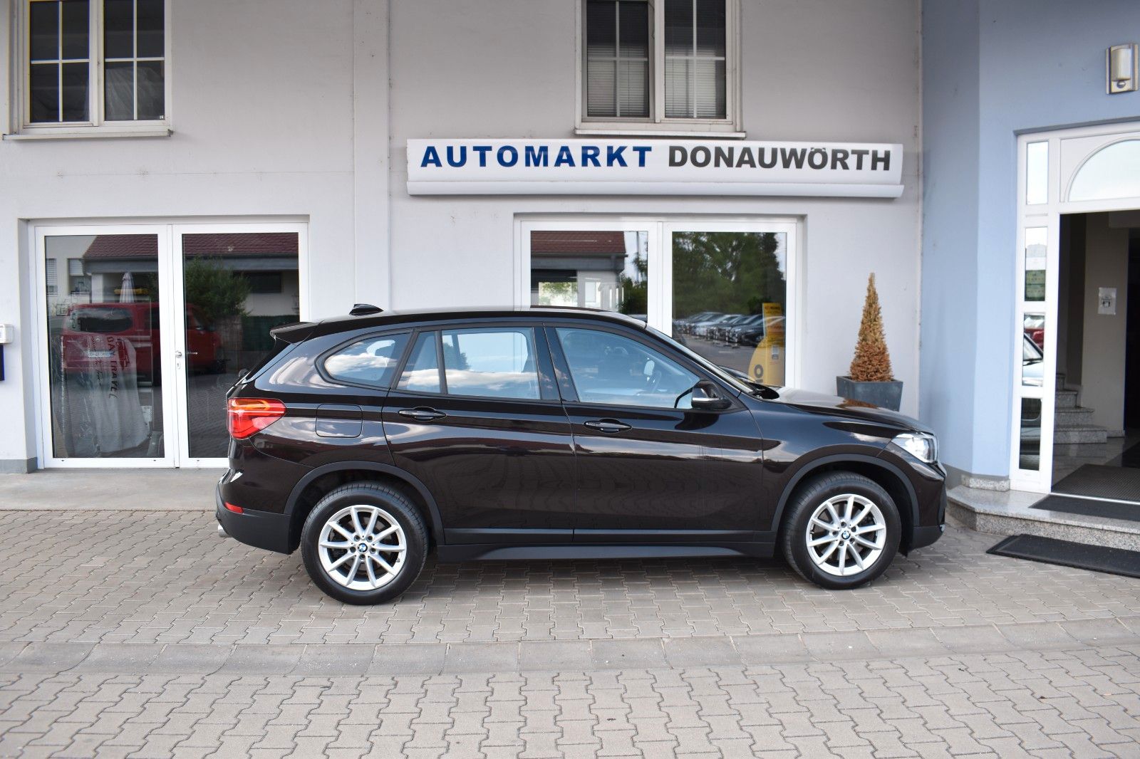 BMW X1 xDrive 25i Aut. Advantage - Samsaru's Car Outlet