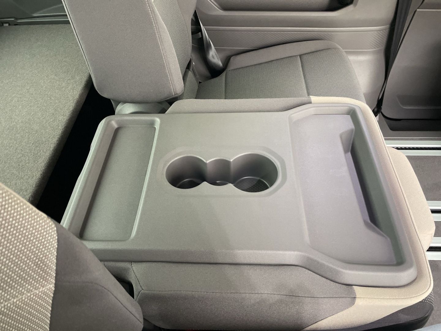 Volkswagen T7 Multivan - Samsaru's Car Outlet