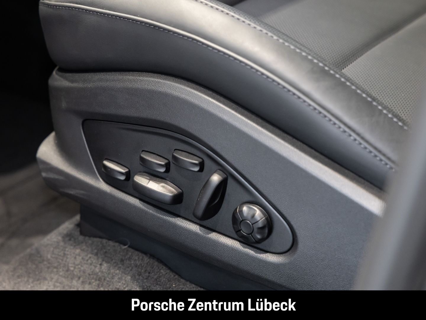 Porsche Macan Turbo BOSE Panoramadach Surround-View LED
