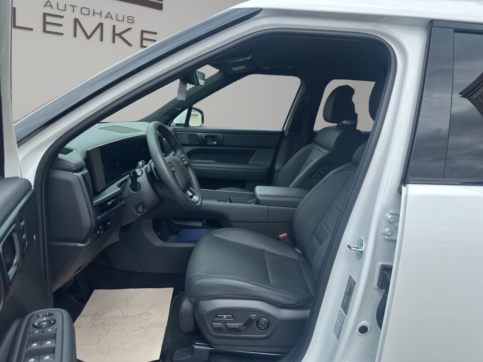 Hyundai SANTA FE 1.6 T-GDI PHEV BLACKLINE - Samsaru's Car Outlet