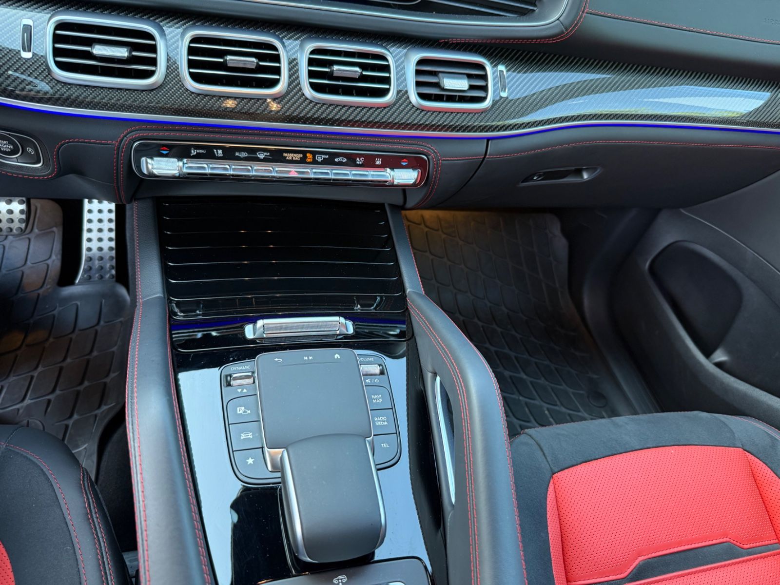 Mercedes-Benz GLE 63 AMG Black Red Seats Carbon