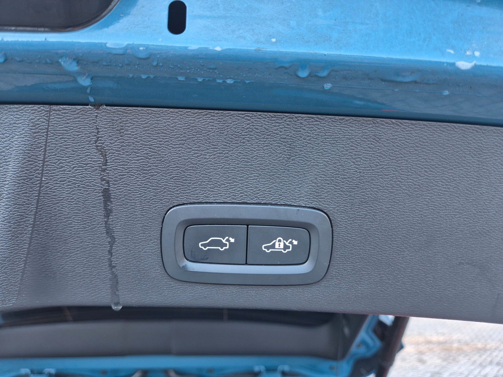 Volvo XC40 Plus Dark Recharge Plug-In Hybrid 2WD