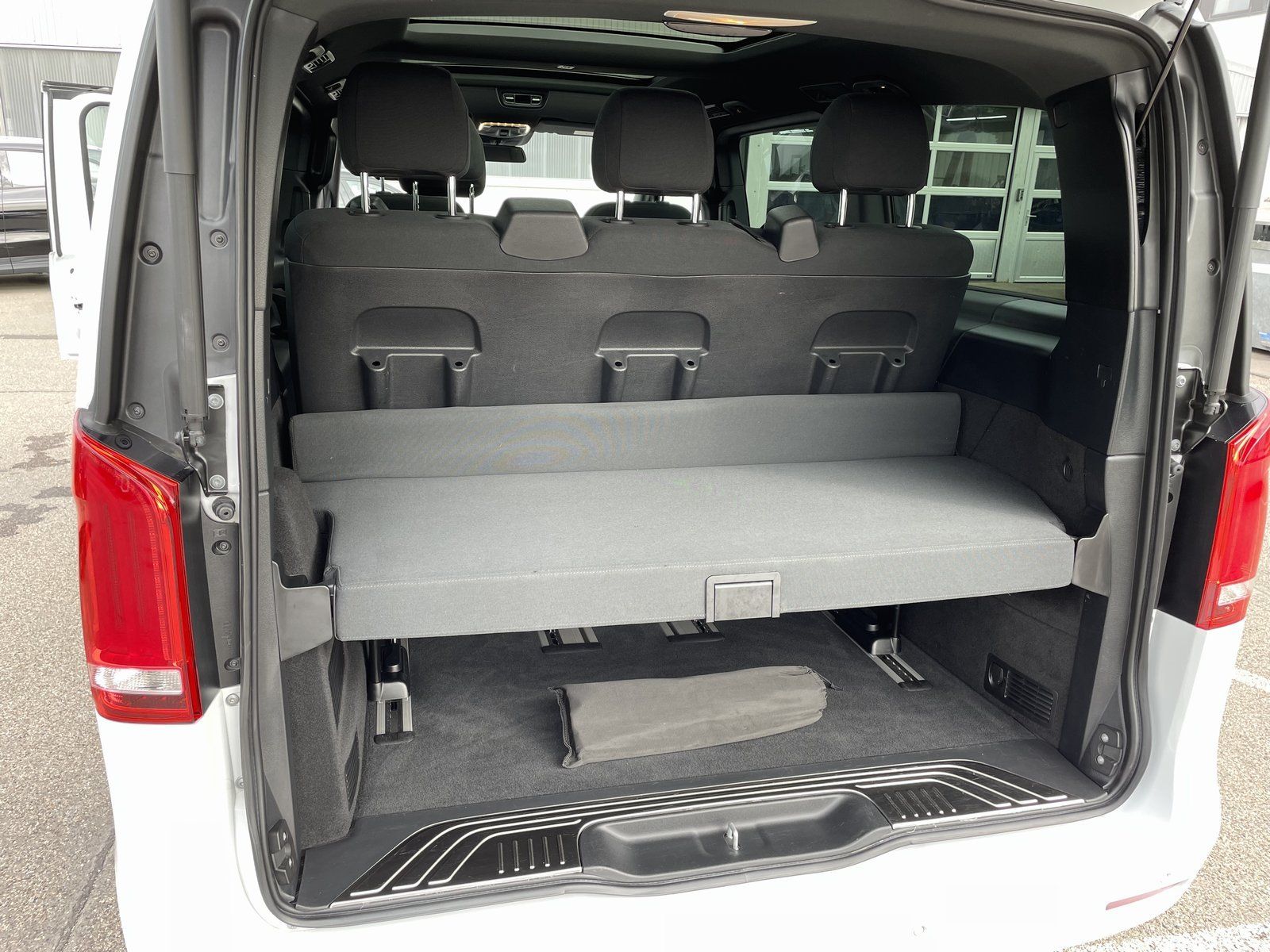 Mercedes-Benz V 220 d 4MATIC ED - Samsaru's Car Outlet