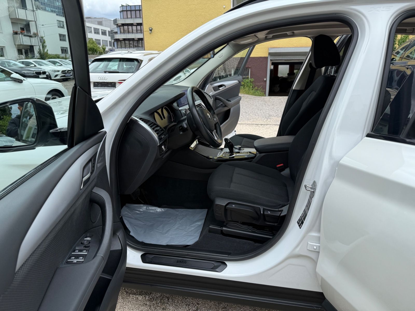 BMW X3 xDrive20d Shadow Line - Samsaru's Car Outlet