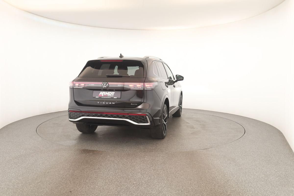 Volkswagen Tiguan 2.0 TDI 4M DSG R-Line Leder Pano Navi 360