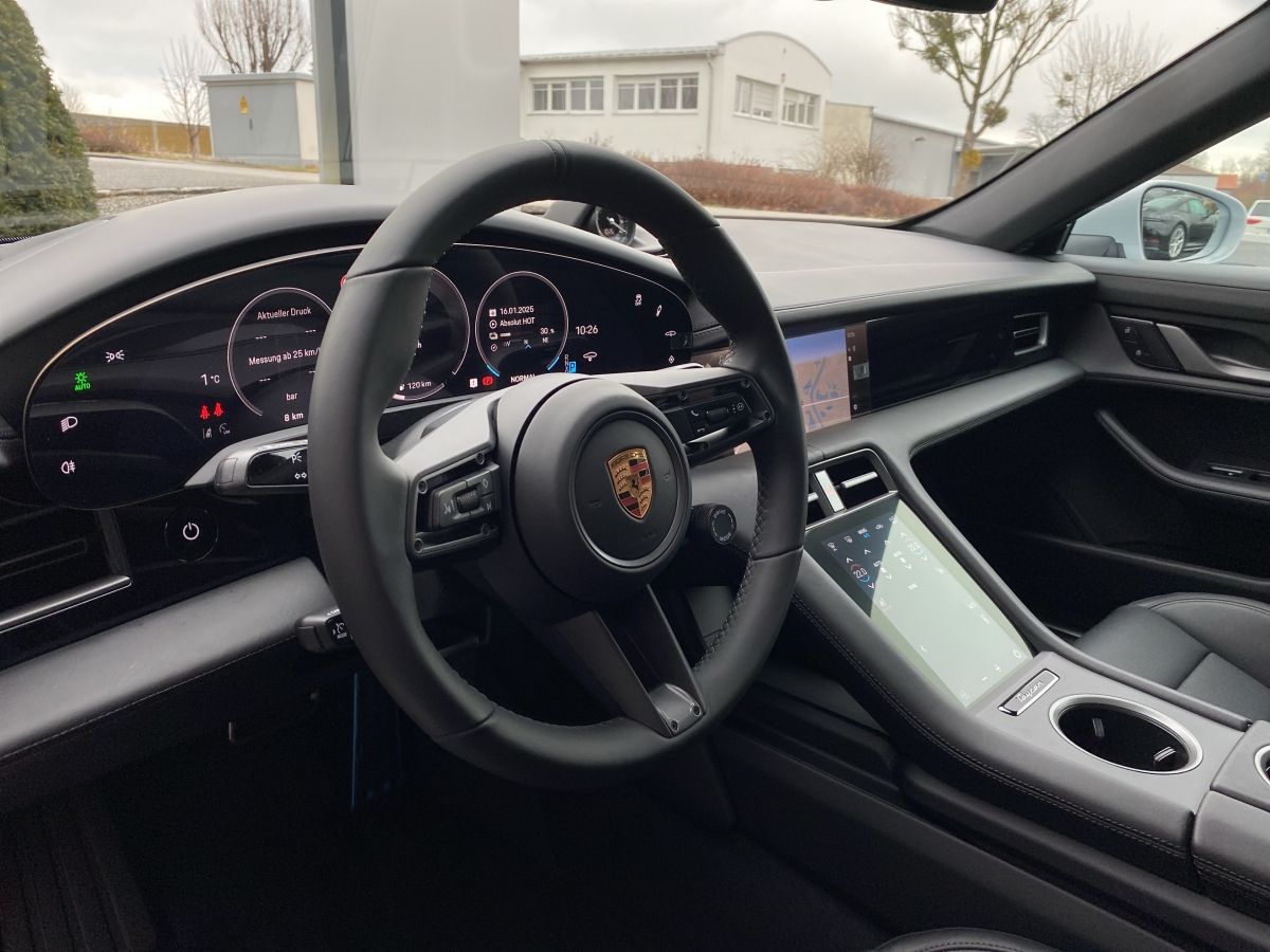 Porsche Taycan 4 Cross Turismo | Hinterachslenkung |