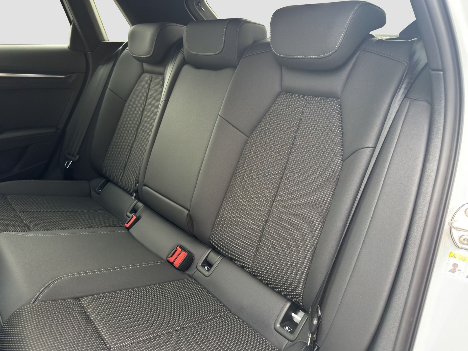 Audi A3 Sportback 45 TFSI e S line - Samsaru's Car Outlet