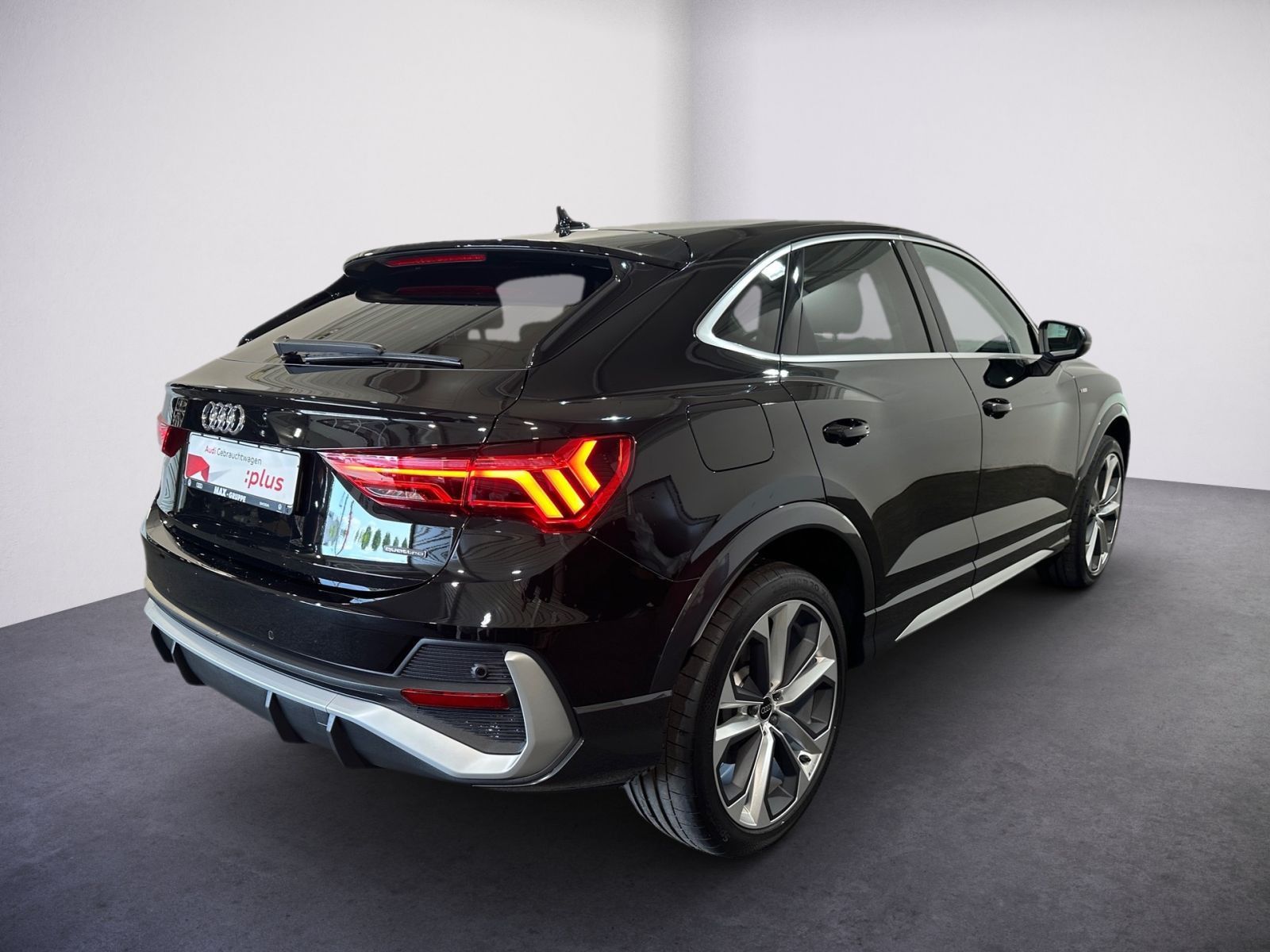 Audi Q3 Sportback 40 TFSI QUATT S LINE - Samsaru's Car Outlet