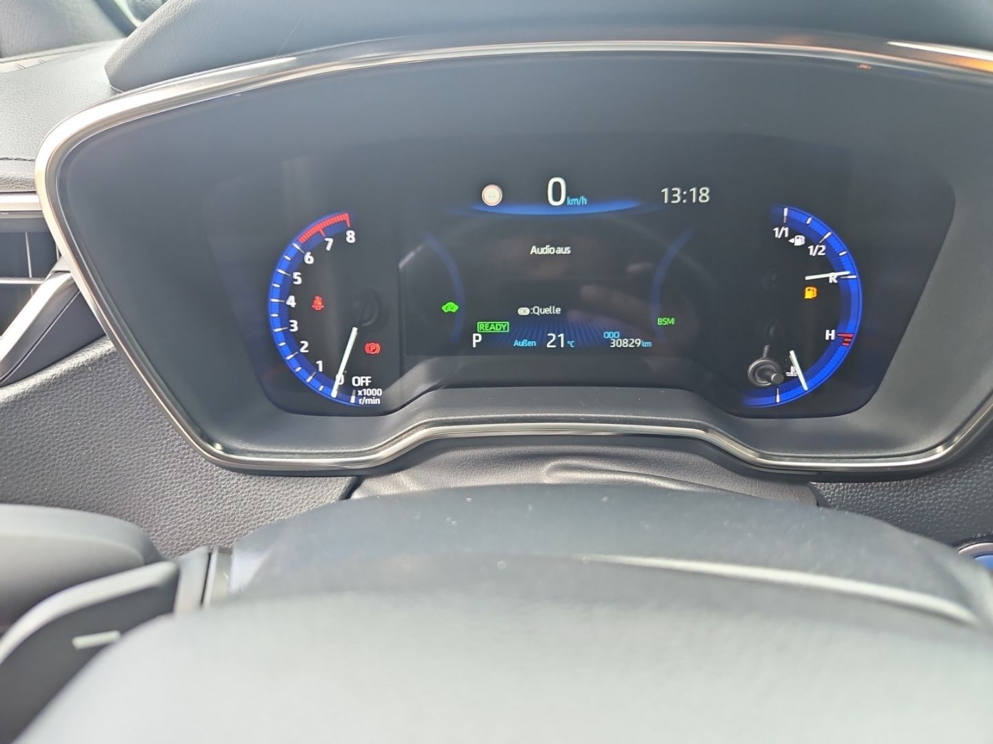 Toyota Corolla Touring Sports 2.0 Hybrid - Samsaru's Car Outlet