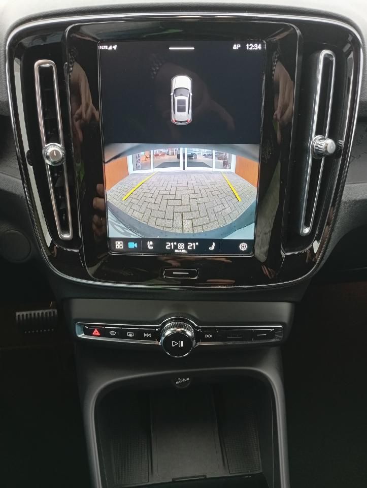 Volvo XC40 Twin Core Pure Electric AWD/AHK/GJR/Wärmepu