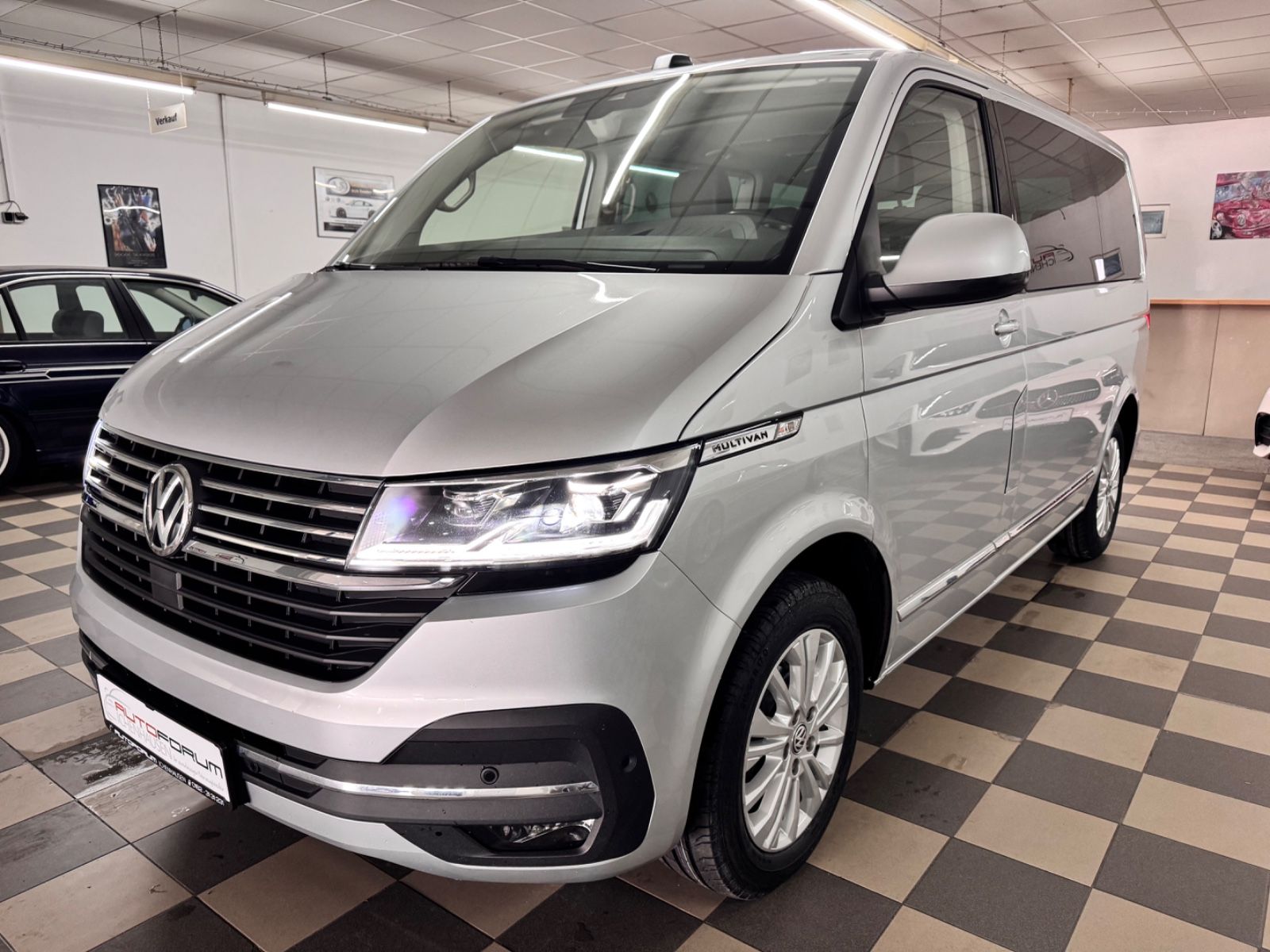 Volkswagen T6.1 Multivan 2.0 TDI DSG - Samsaru's Car Outlet
