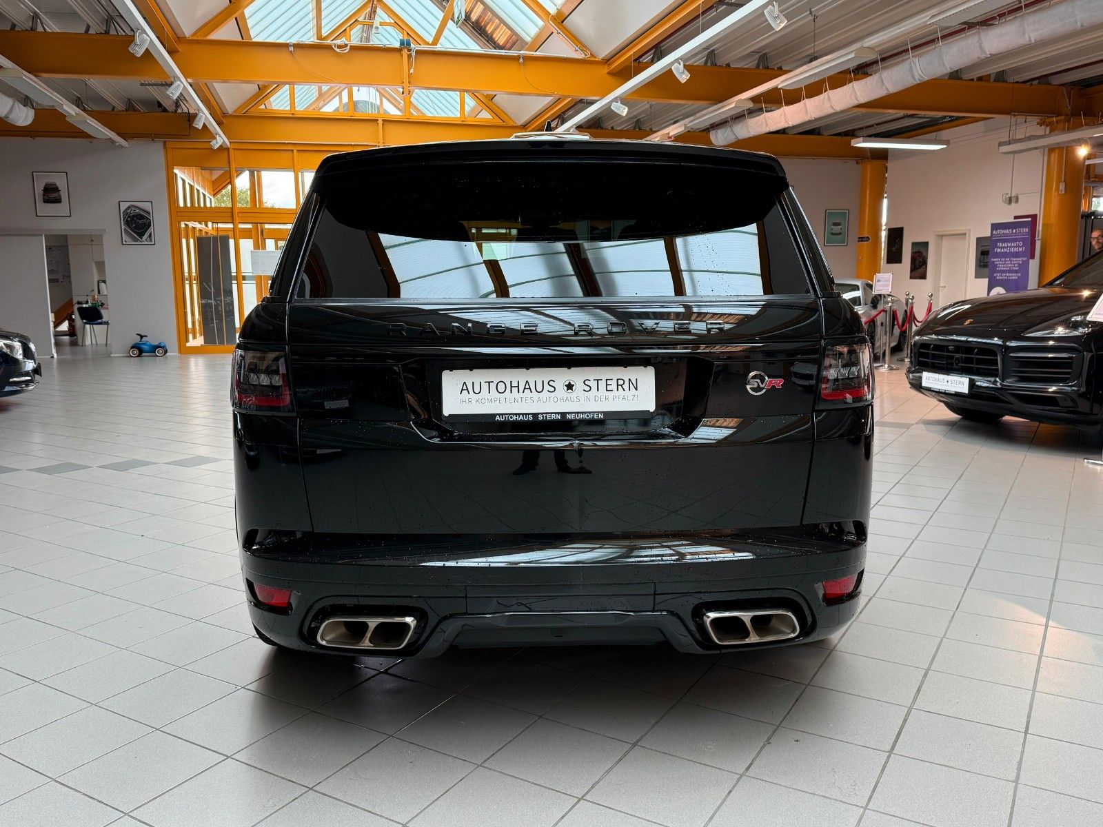 Range Rover Sport SVR - Samsaru's Car Outlet