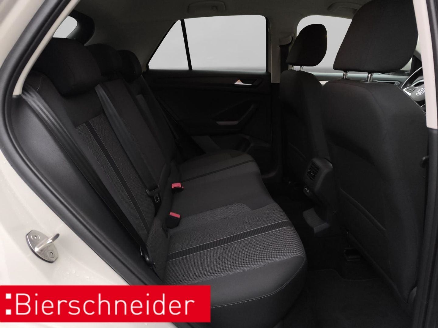 Volkswagen T-Roc 1.5 TSI DSG Life - Samsaru's Car Outlet