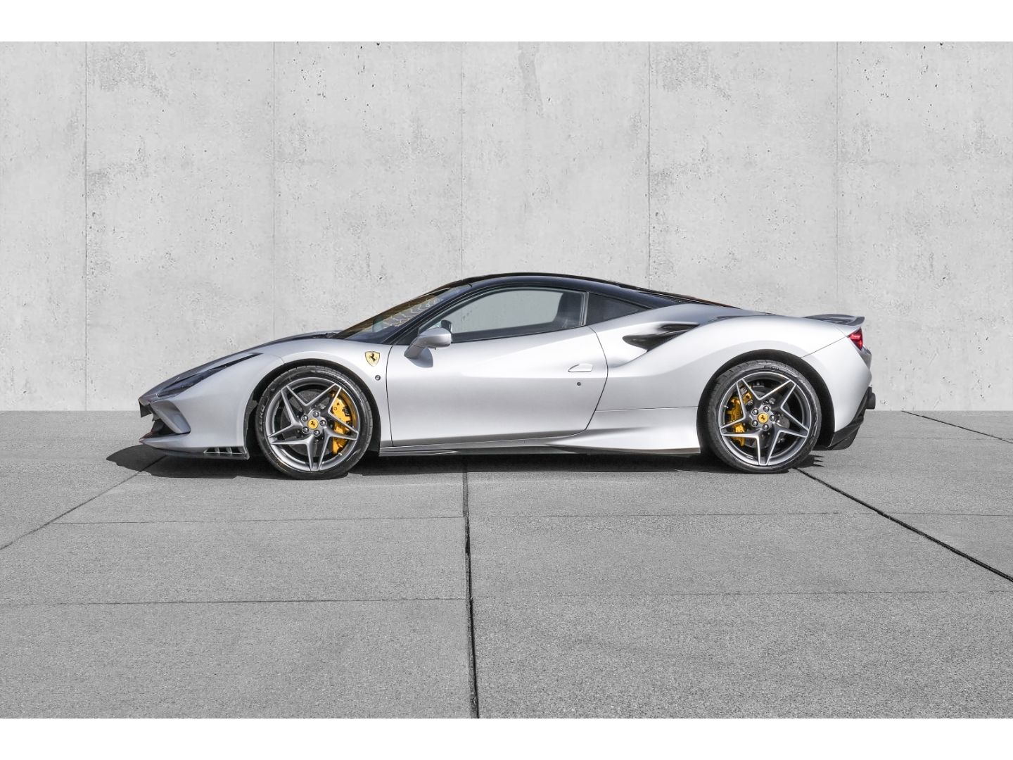 Ferrari F8 Tributo - Samsaru's Car Outlet