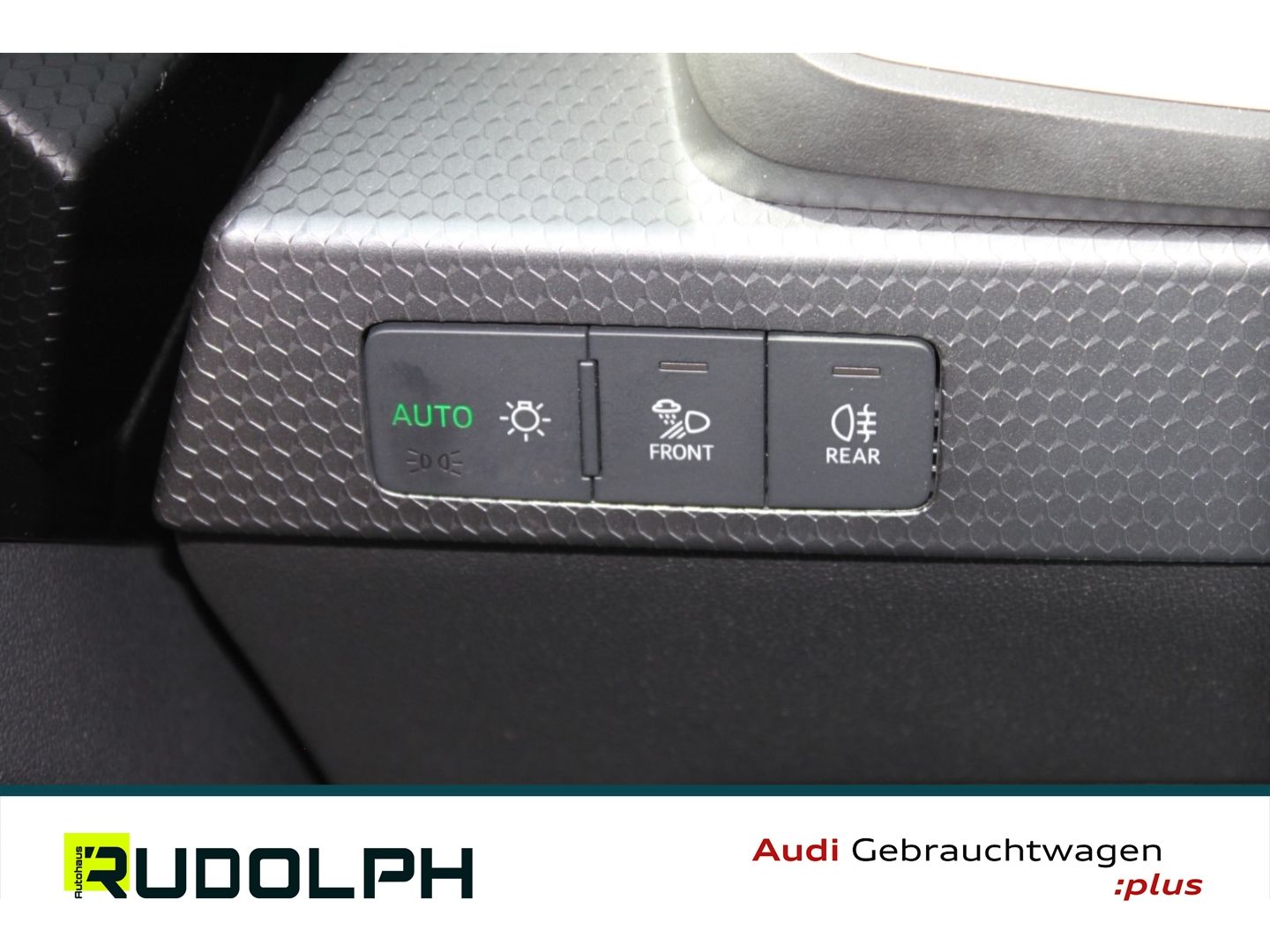 Audi A1 Sportback advanced 30 TFSI S-tronic LED NAVI