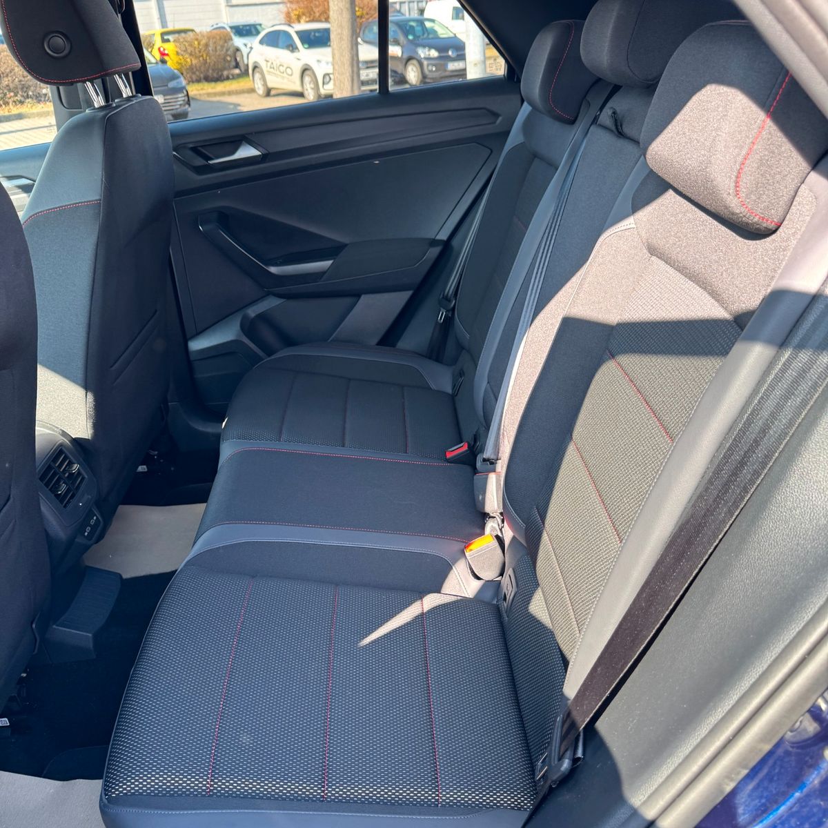 Volkswagen T-Roc Sport - Samsaru's Car Outlet