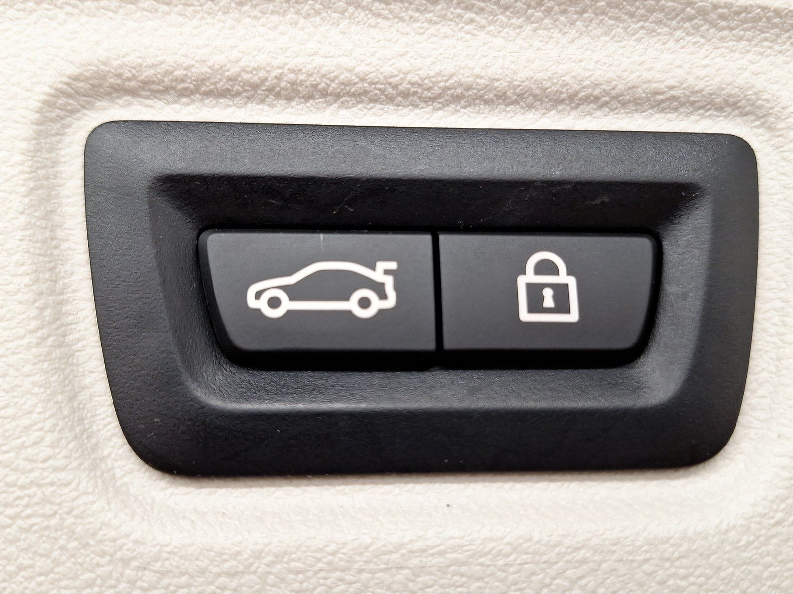 BMW 330i xDrive Touring - Samsaru's Car Outlet