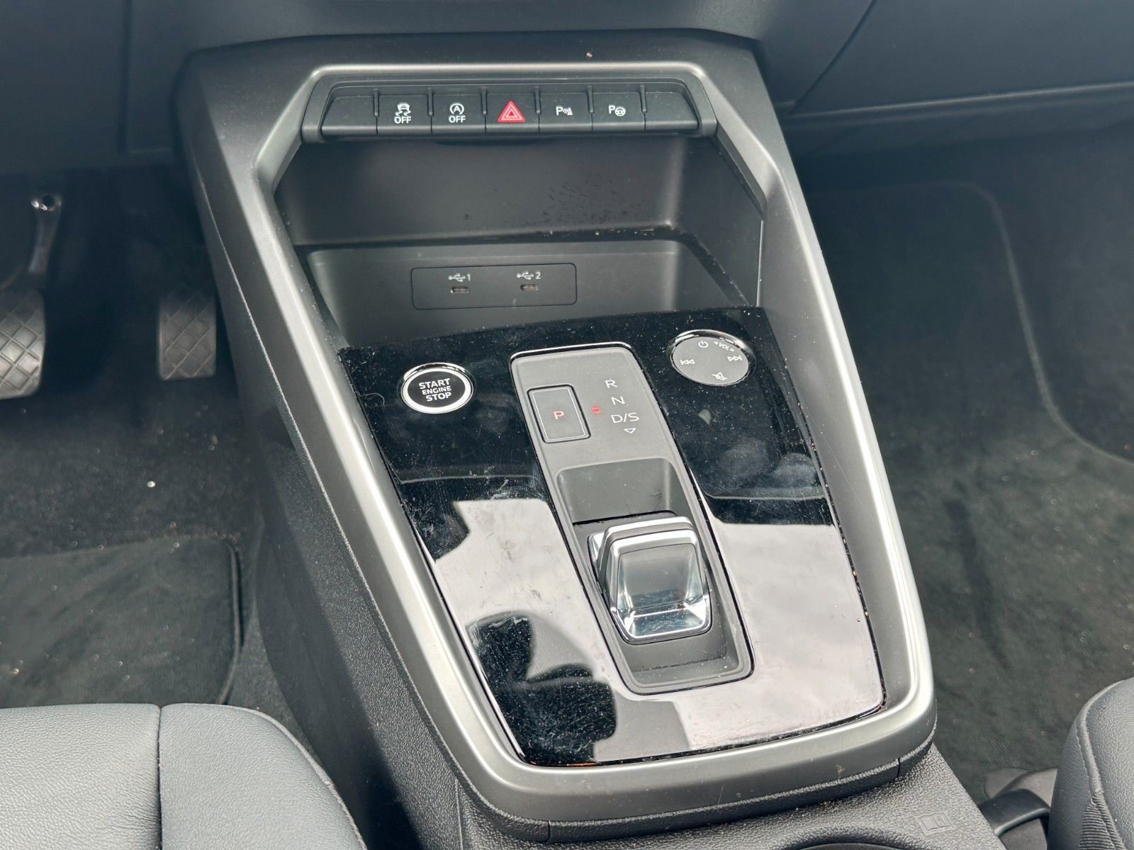 Audi A3 Sportback 35 TFSI LEDER,NAVI,SPUR,ABSTAND,