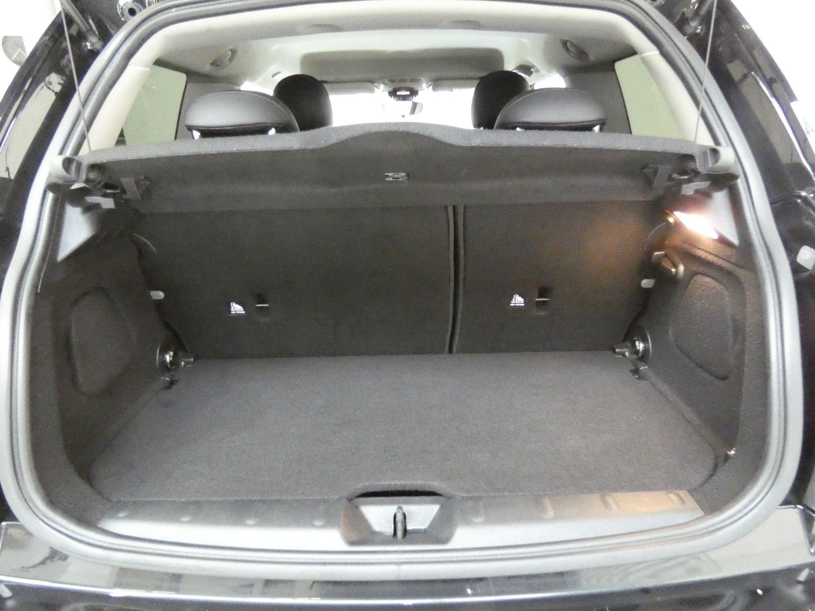 MINI Cooper Chili - Samsaru's Car Outlet