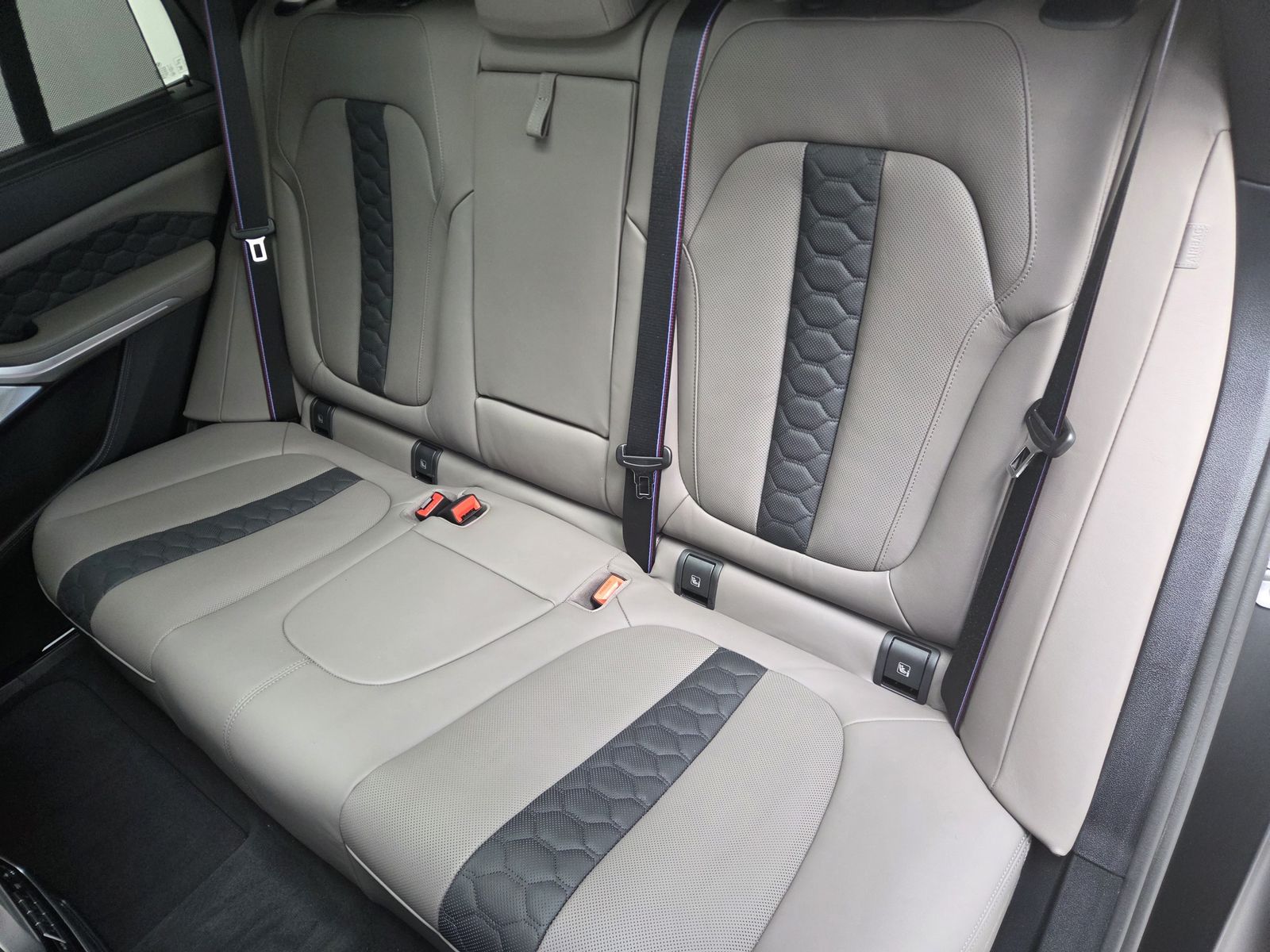 BMW X5 M Competition Matt AHK Sky B&W Carbon UPE196