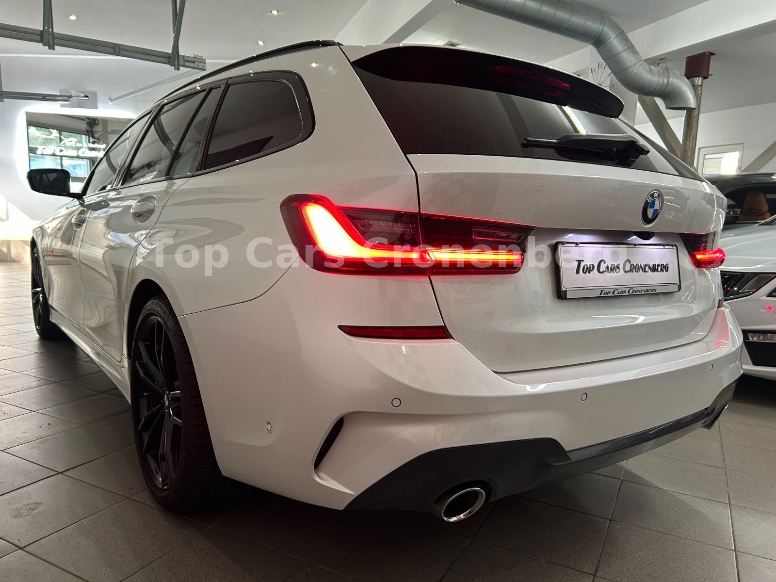 BMW 320d xDrive M Sportpaket - Samsaru's Car Outlet