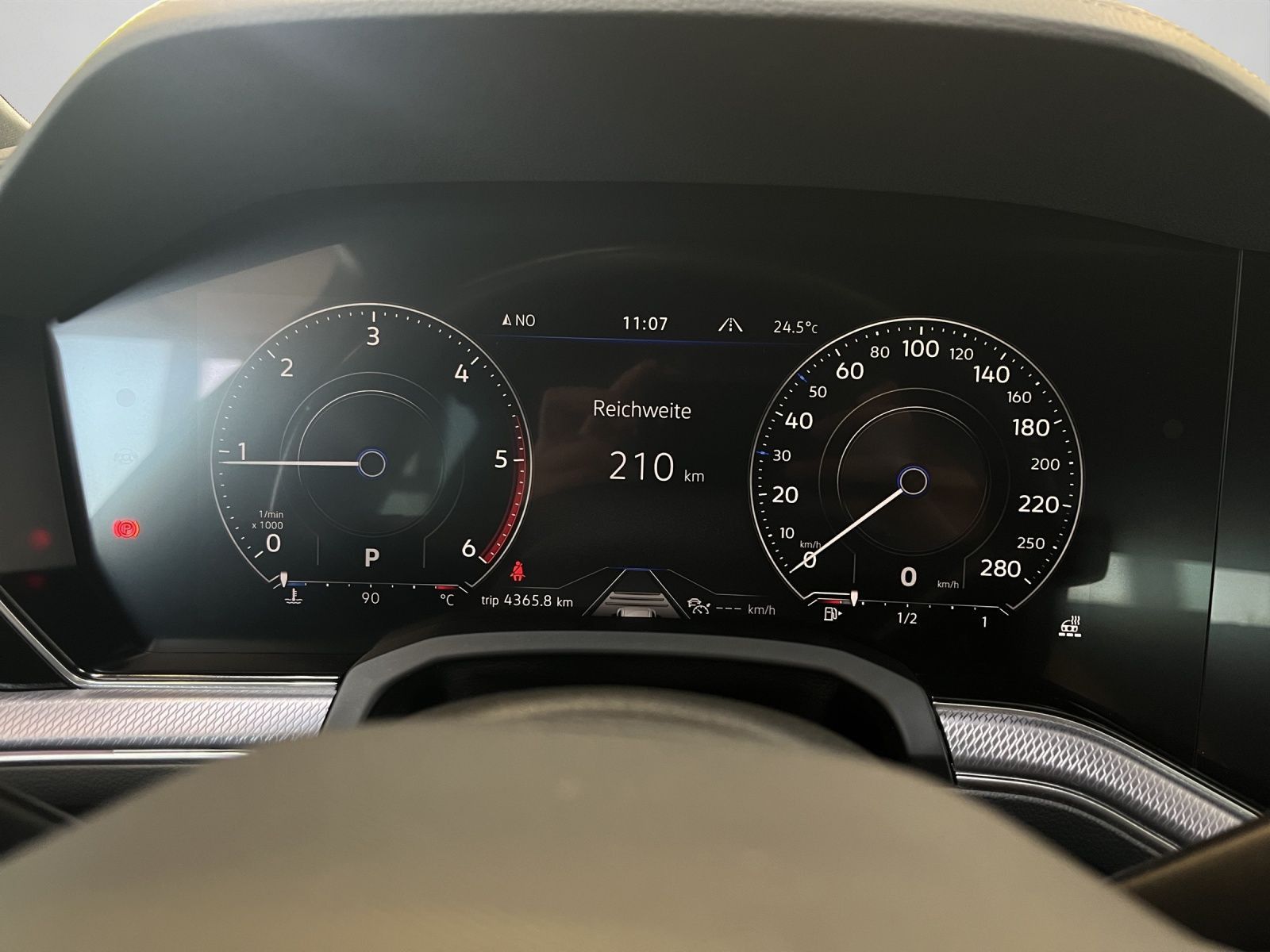 Volkswagen Touareg R-Line 3.0 TDI - Samsaru's Car Outlet
