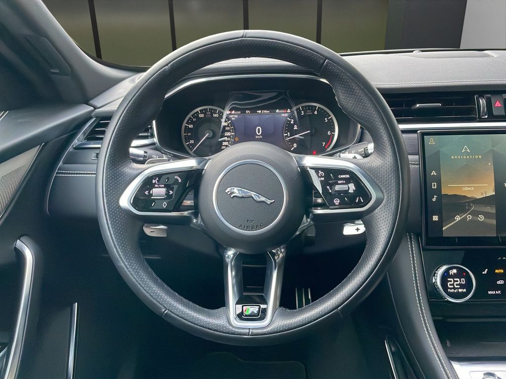 Jaguar F-Pace P250 R-Dynamic S AWD LED PANO ACC 19" AHK