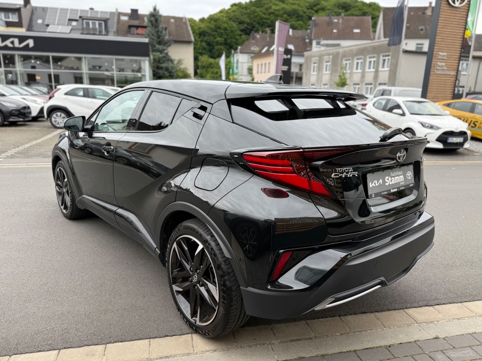 Toyota C-HR Hybrid GR Sport Black - Samsaru's Car Outlet