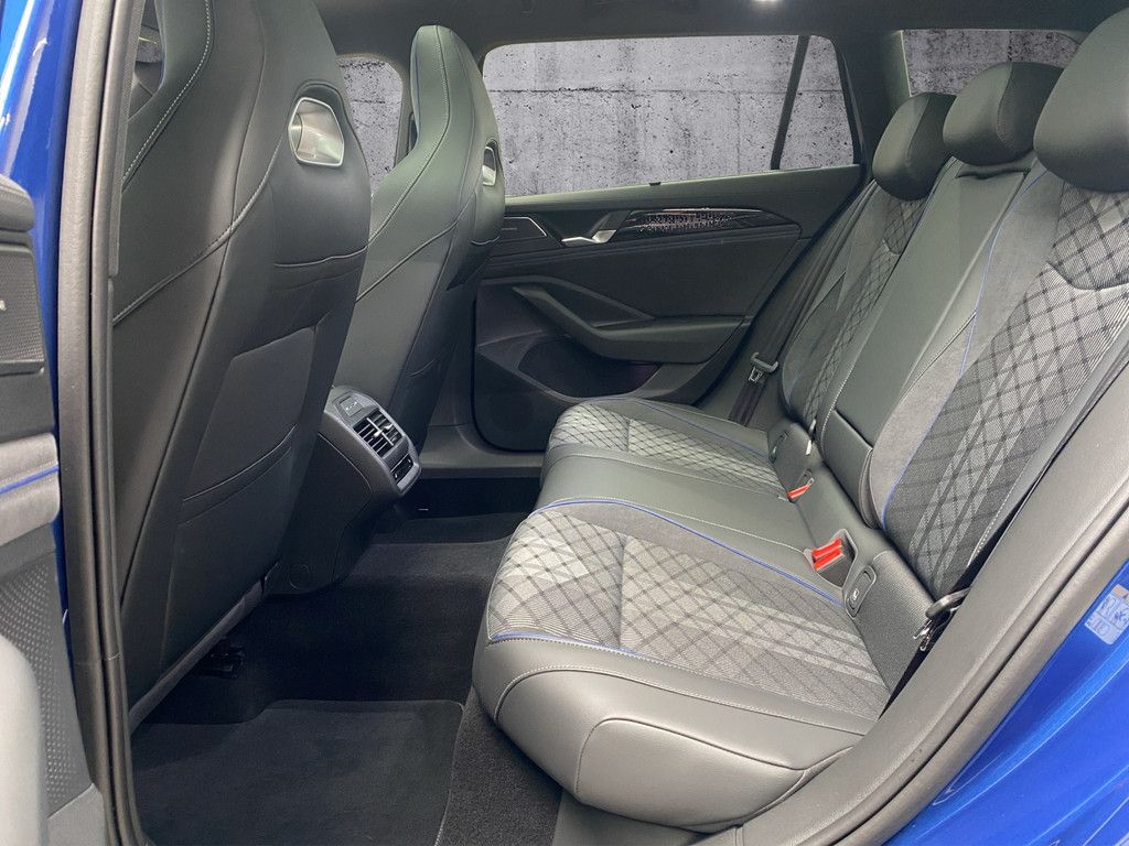 Volkswagen Passat Variant 1.5 TSI eHybrid R-Line DSG AHK