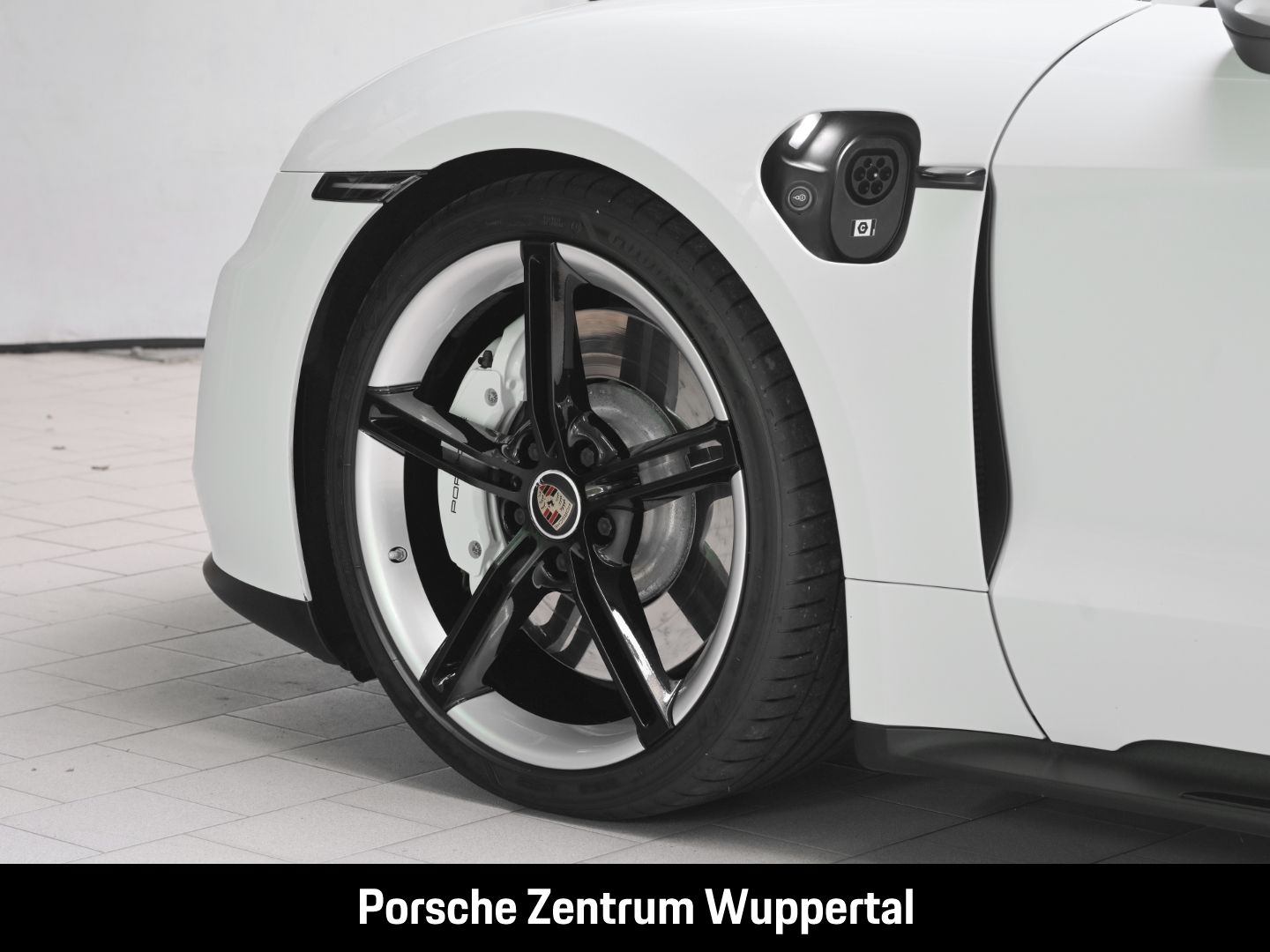 Porsche Taycan GTS Head-Up BOSE 21-Zoll Panoramadach