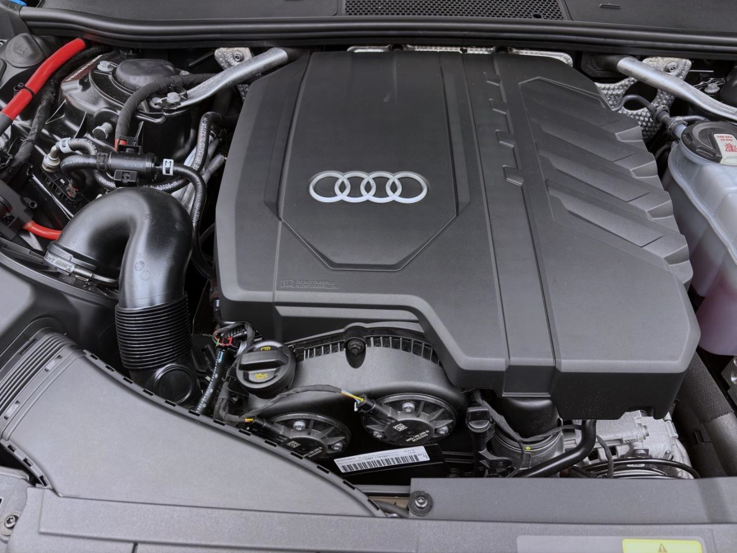Audi A6 Avant 45 TFSi Q S LINE - Samsaru's Car Outlet
