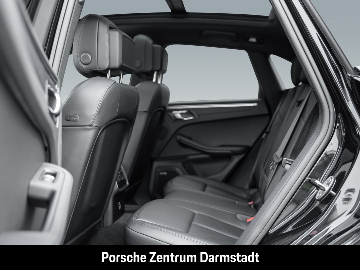 Porsche Macan - Samsaru's Car Outlet