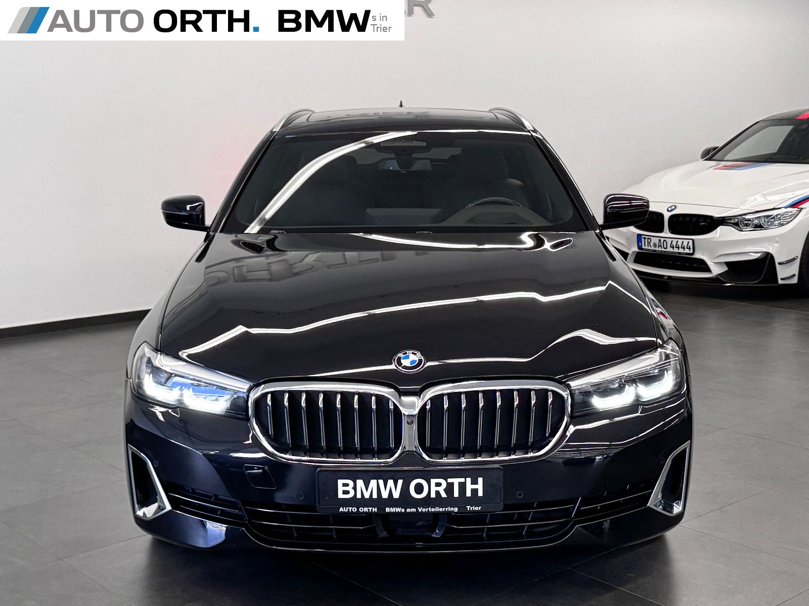 BMW 530d xDrive Touring PANO ST-HZG MASSAGE SITZLÜFT
