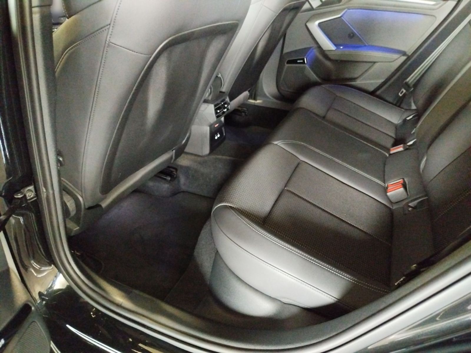 Audi A3 Sportback 35 TFSI S line - Samsaru's Car Outlet