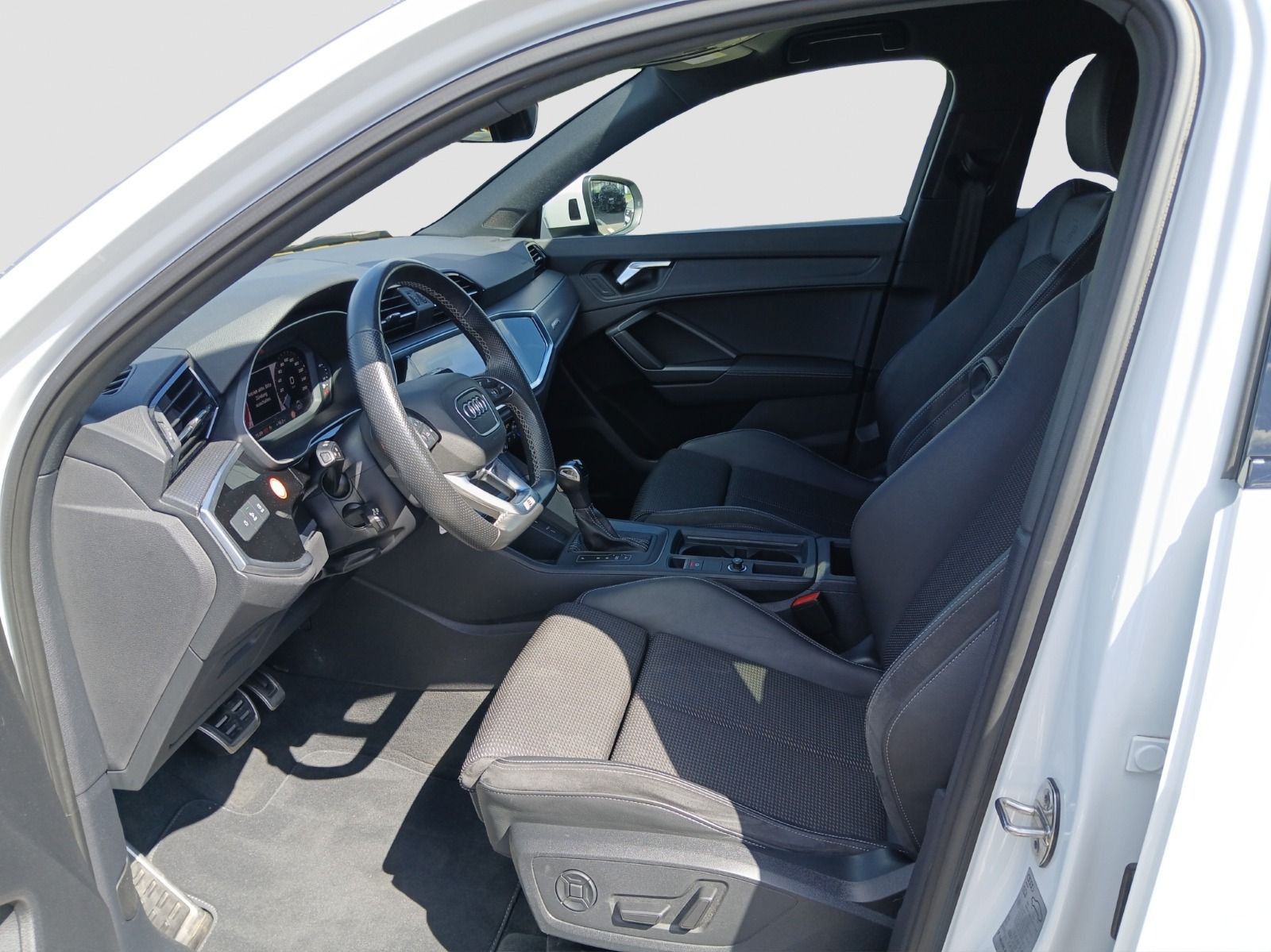 Audi Q3 Sportback 40 TDI quattro S line - Samsaru's Car Outlet