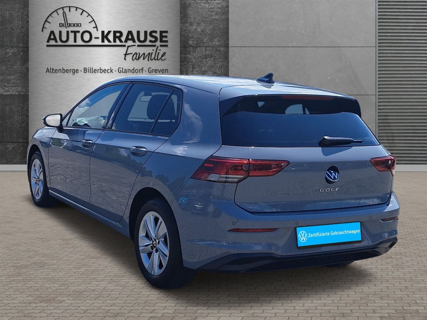 Volkswagen Golf VIII 1.5 TSI Life - Samsaru's Car Outlet