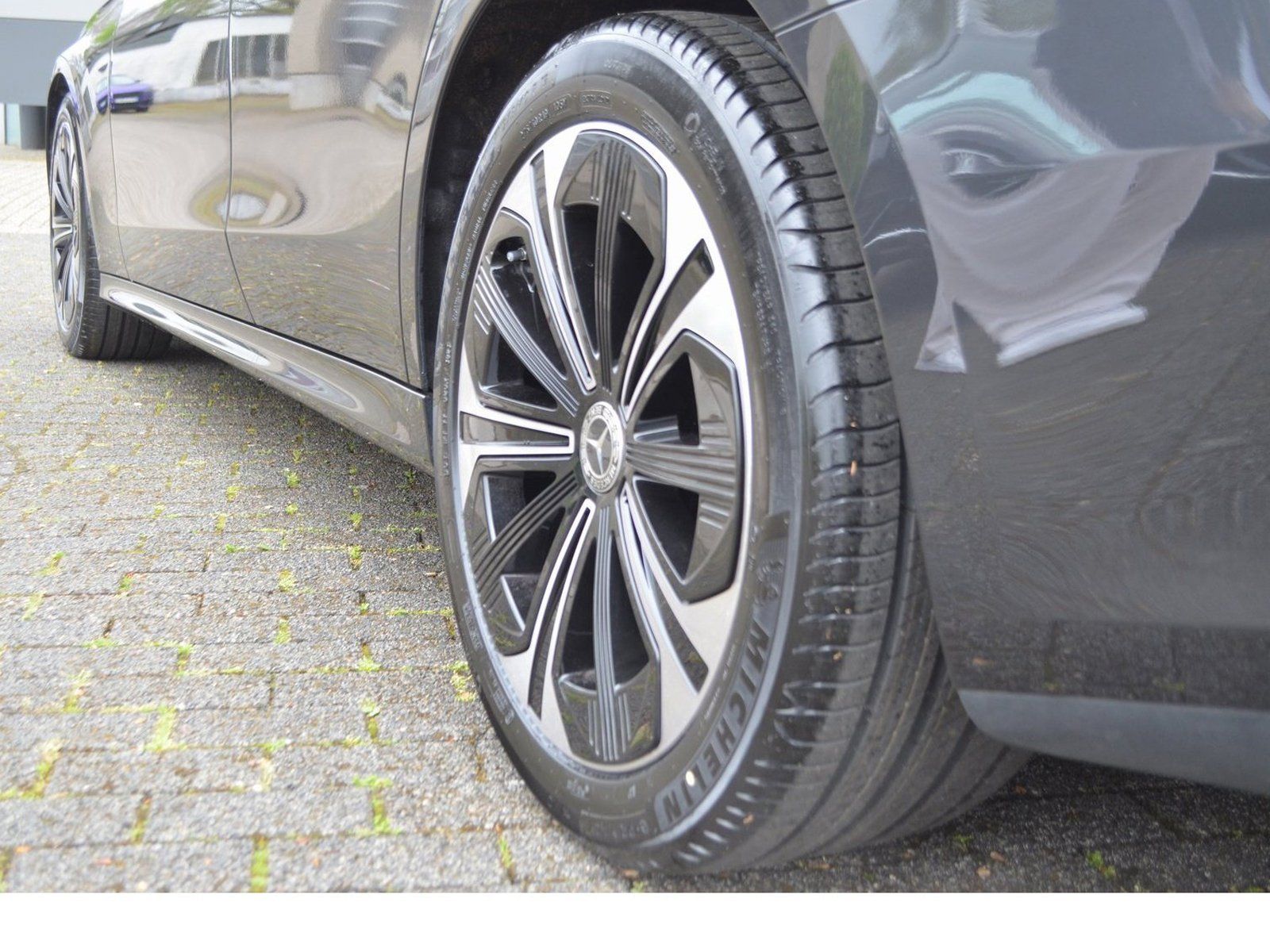 Mercedes-Benz E 220 d Avantgarde - Samsaru's Car Outlet