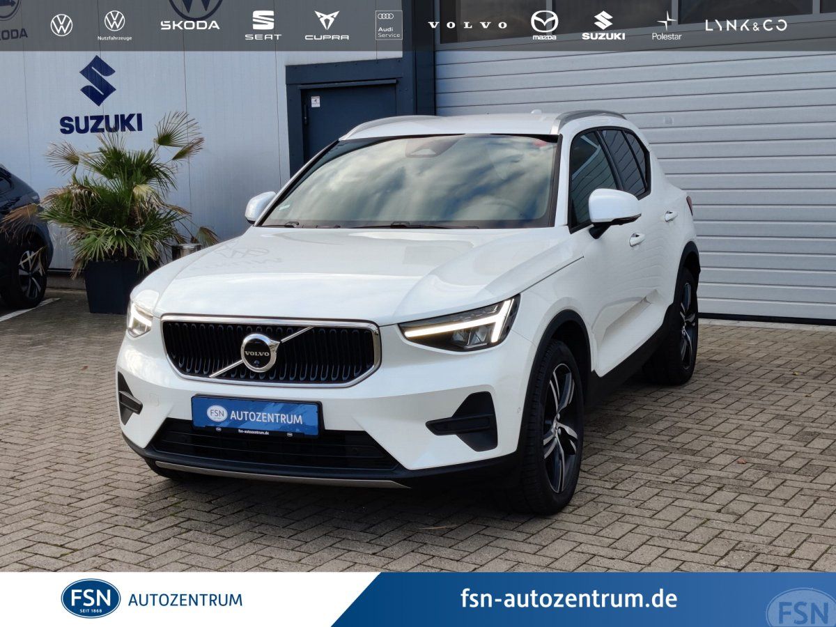 Volvo XC40 B3 Core, 360°-Kamera, Winterräder, LED