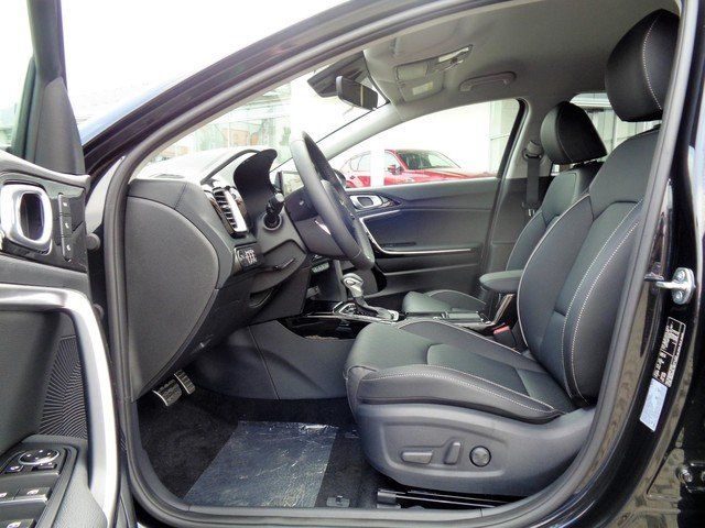 Kia Ceed SW 1.6 Plug-in Hybrid Platinum - Samsaru's Car Outlet