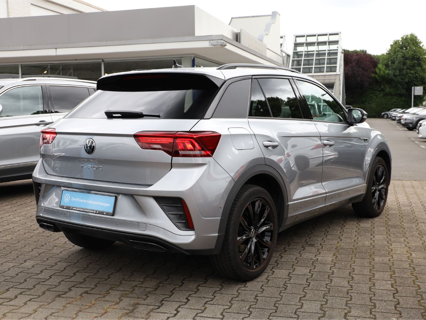 Volkswagen T-Roc R-LINE BLACK - Samsaru's Car Outlet