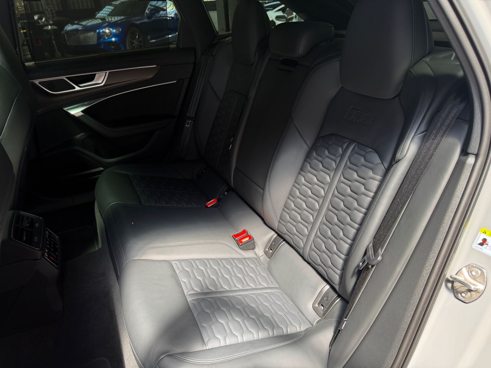 Audi RS6 Avant 4.0 TFSI/Quattro/Keramik/22Zoll/AHK