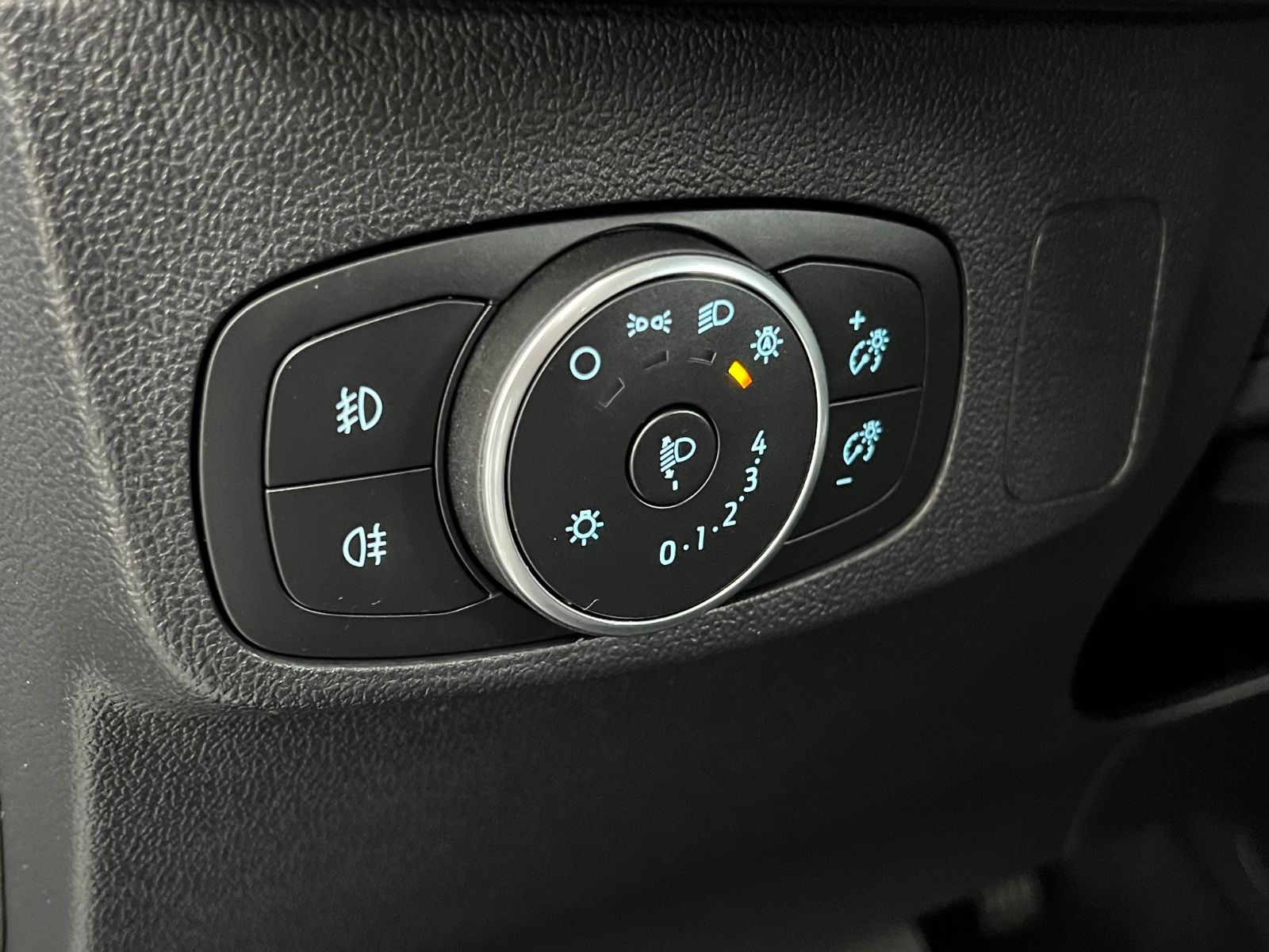 Ford Focus Turnier Cool & Connect - Samsaru's Car Outlet