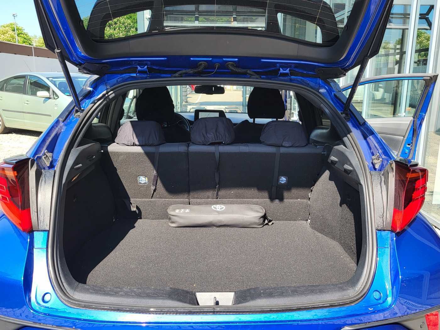 Toyota C-HR 2.0 Hybrid Team Deutschland - Samsaru's Car Outlet