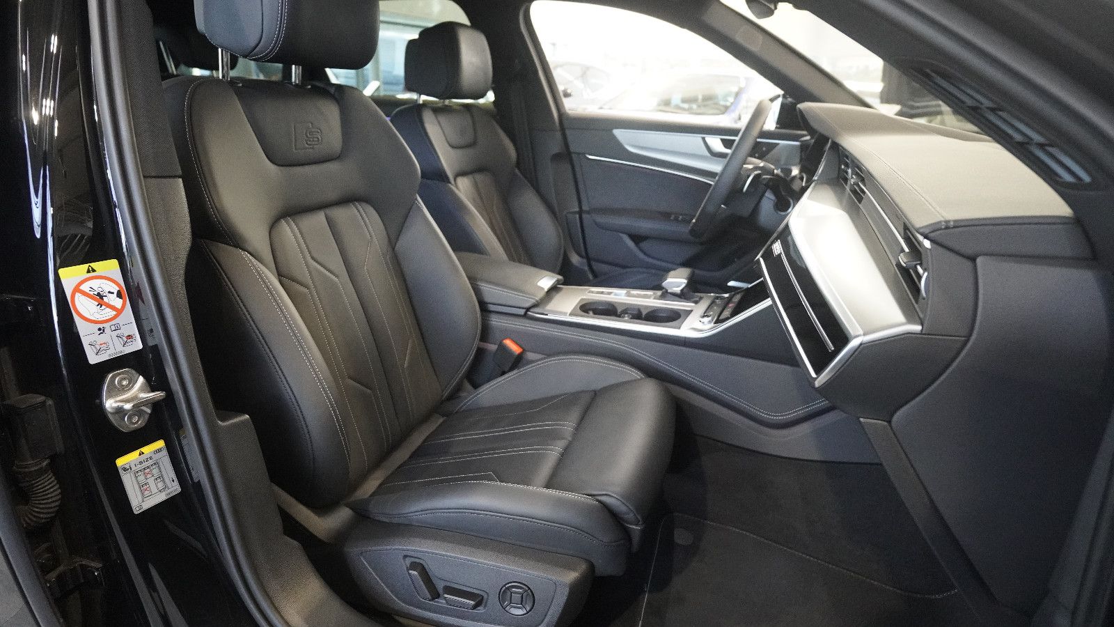 Audi A6 Avant 55 TFSI quattro S-LINE - Samsaru's Car Outlet