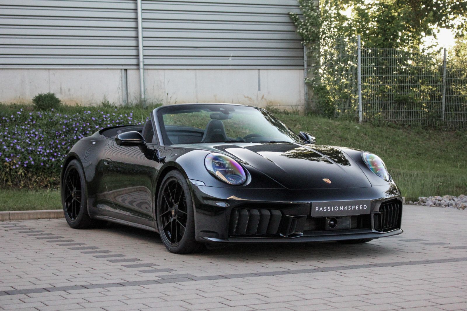 Porsche 911 992.2 Carrera 4 GTS T-Hybrid Cabriolet