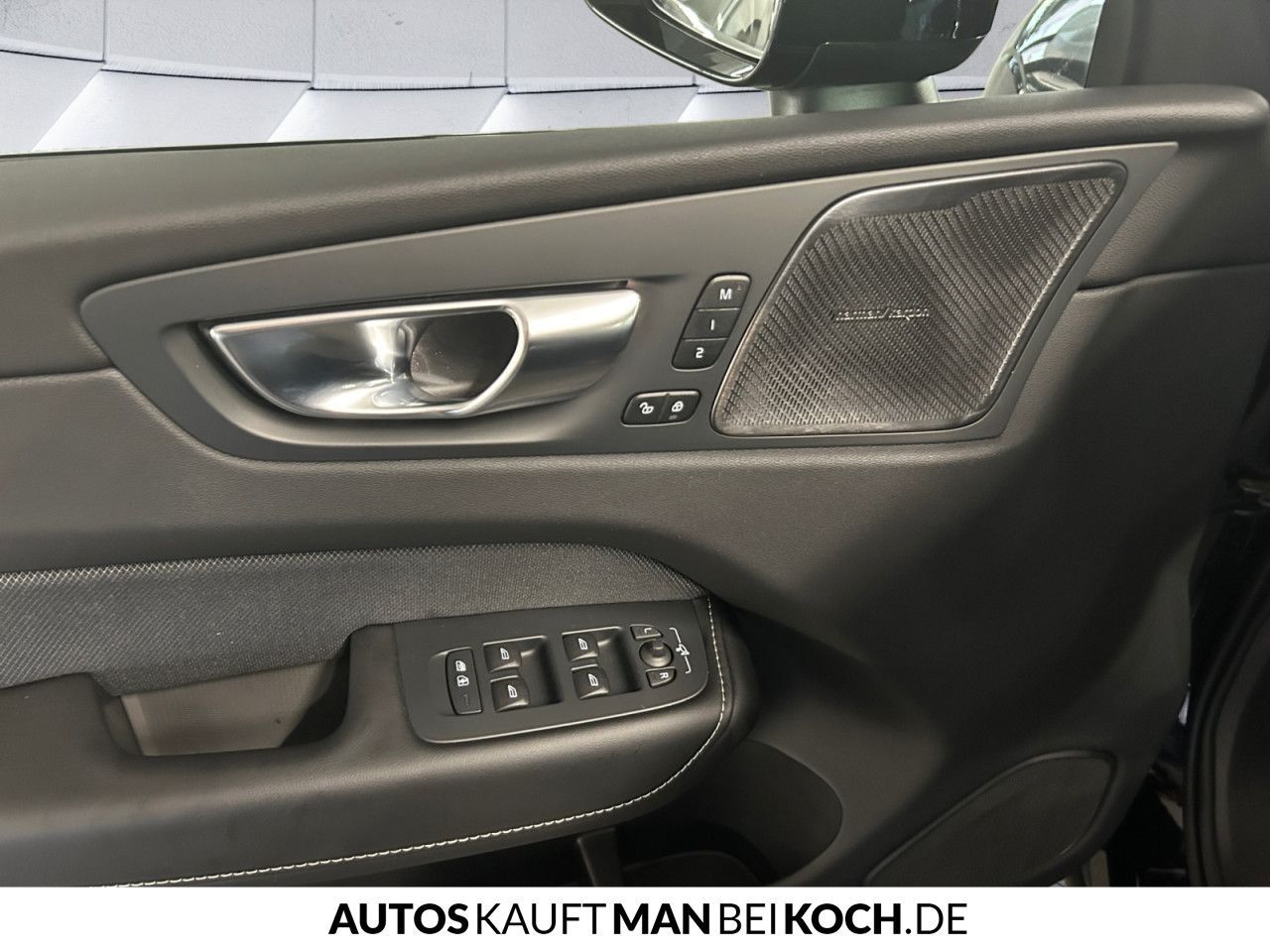 Volvo XC60 B5 AWD PlusDark ACC BLIS AHK VLED 4xSHz H&K