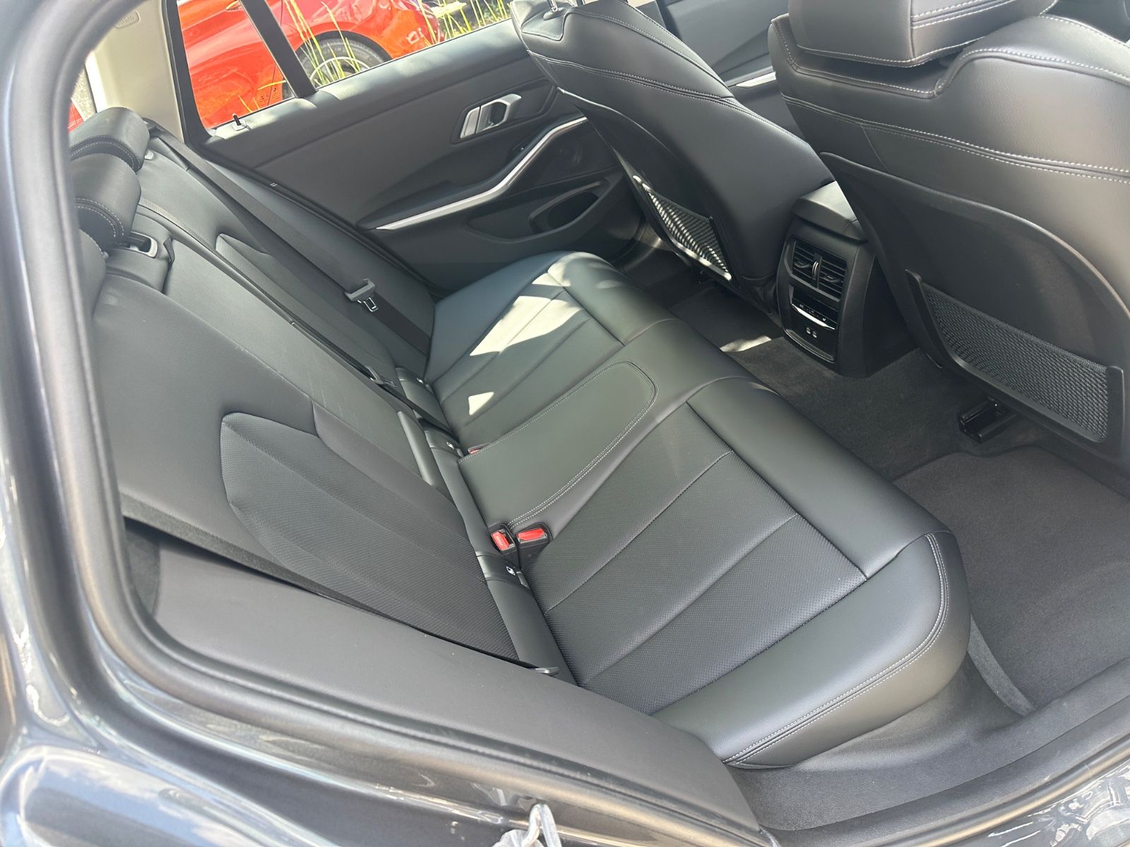 BMW 320 d Sport Line - Samsaru's Car Outlet
