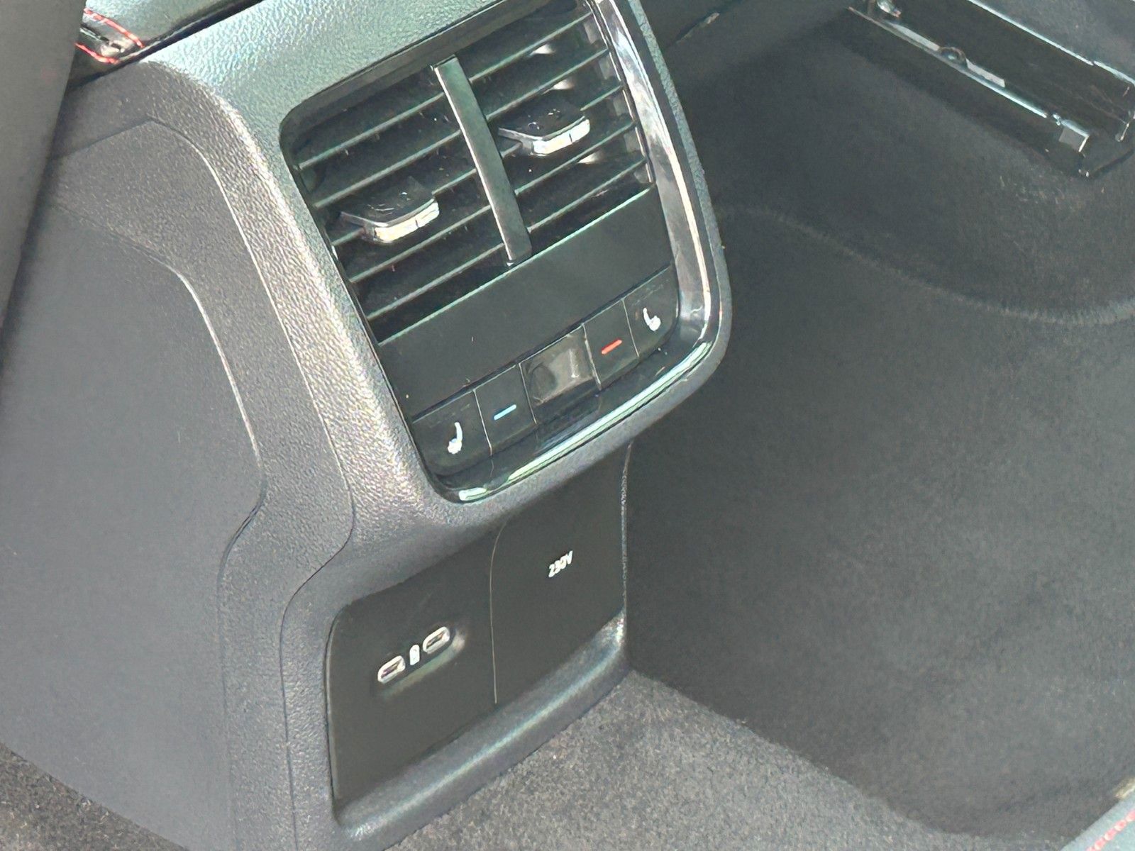 Skoda OCTAVIA Combi RS Plus - Samsaru's Car Outlet