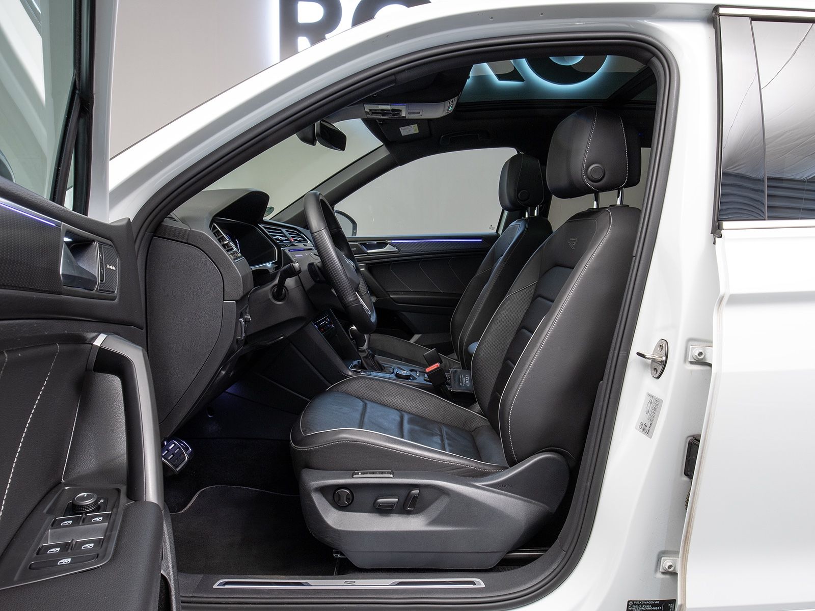 Volkswagen Tiguan Allspace R-Line 4M 7-Sitzer 360°MEGAVOLL
